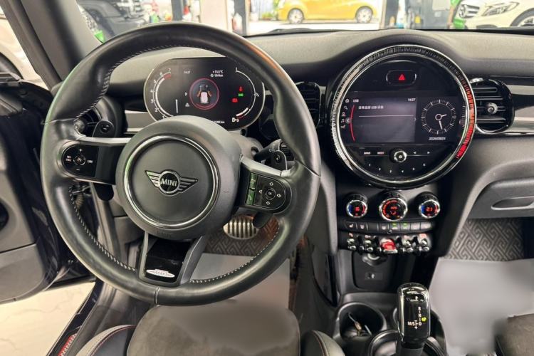 Used MINI 2022 2.0T COOPER S Black Badge Special Edition Interior 3
