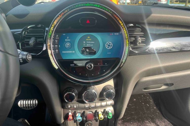 Used MINI 2022 2.0T COOPER S Black Badge Special Edition Interior 3