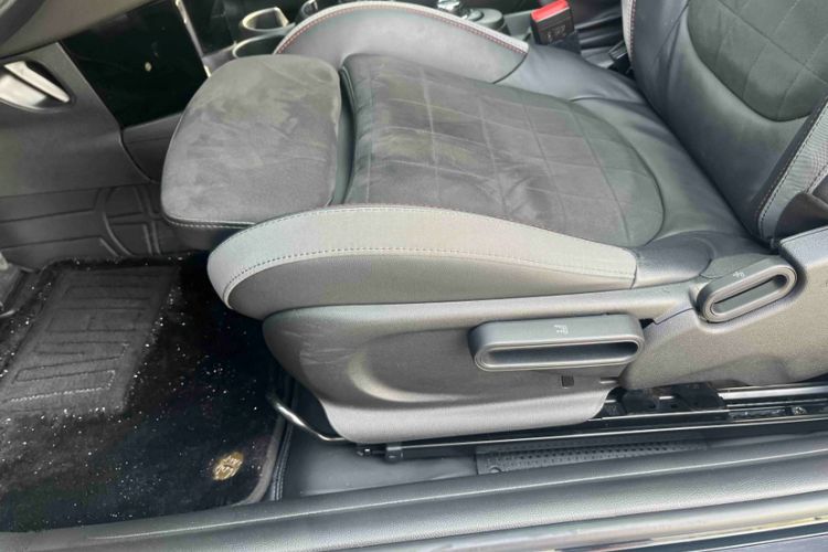 Used MINI 2022 2.0T COOPER S Black Badge Special Edition Interior 6