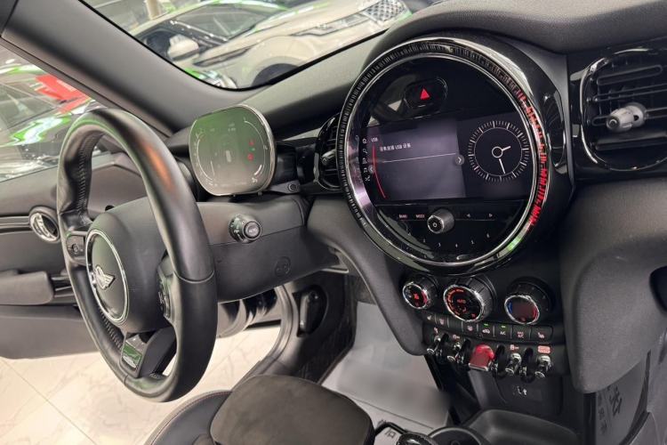 Used MINI 2022 2.0T COOPER S Black Badge Special Edition Interior 8