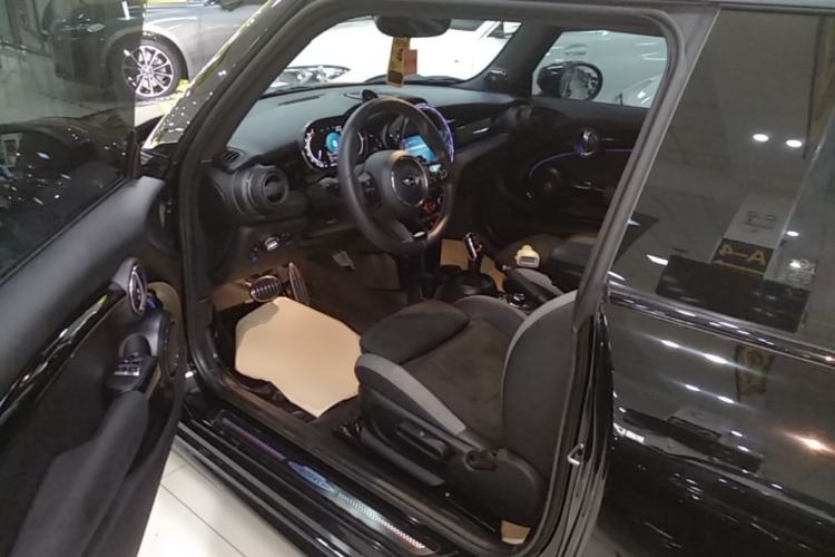 Used MINI 2022 2.0T COOPER S Black Badge Special Edition Left Front Seat