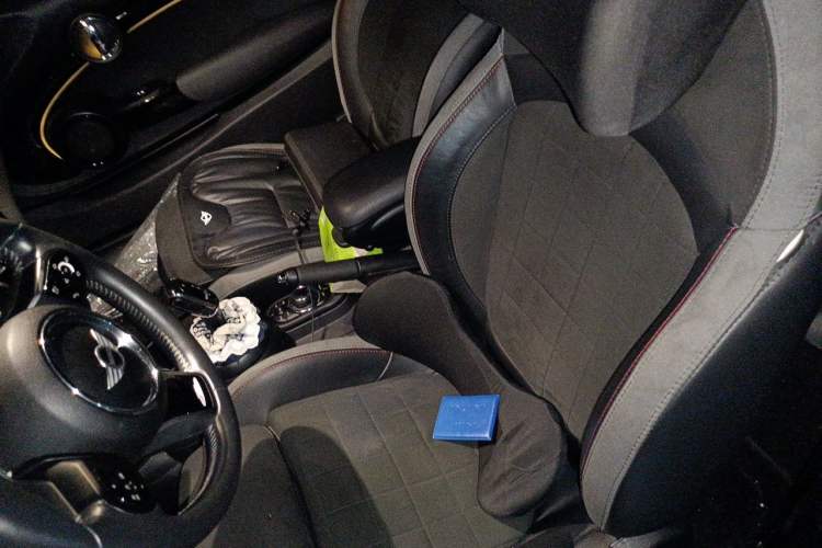 Used MINI 2022 2.0T COOPER S Black Badge Special Edition Left Front Seat