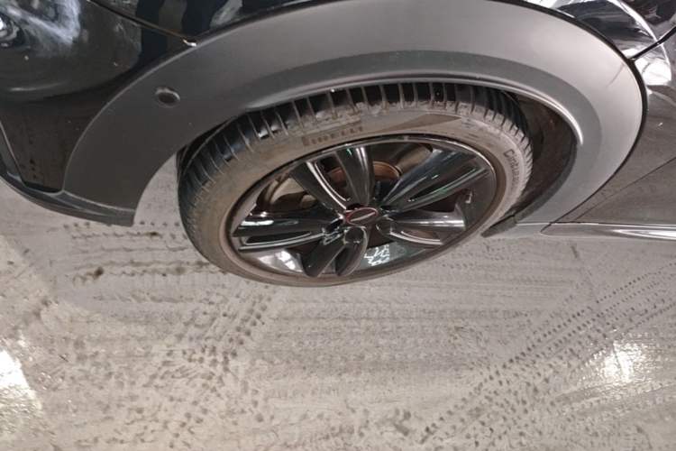 Used MINI 2022 2.0T COOPER S Black Badge Special Edition Left Front Wheel Hub