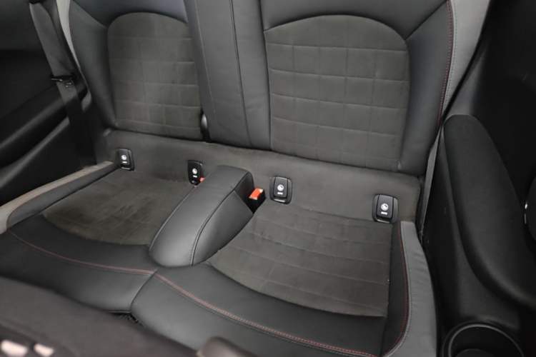 Used MINI 2022 2.0T COOPER S Black Badge Special Edition Left Rear Seat