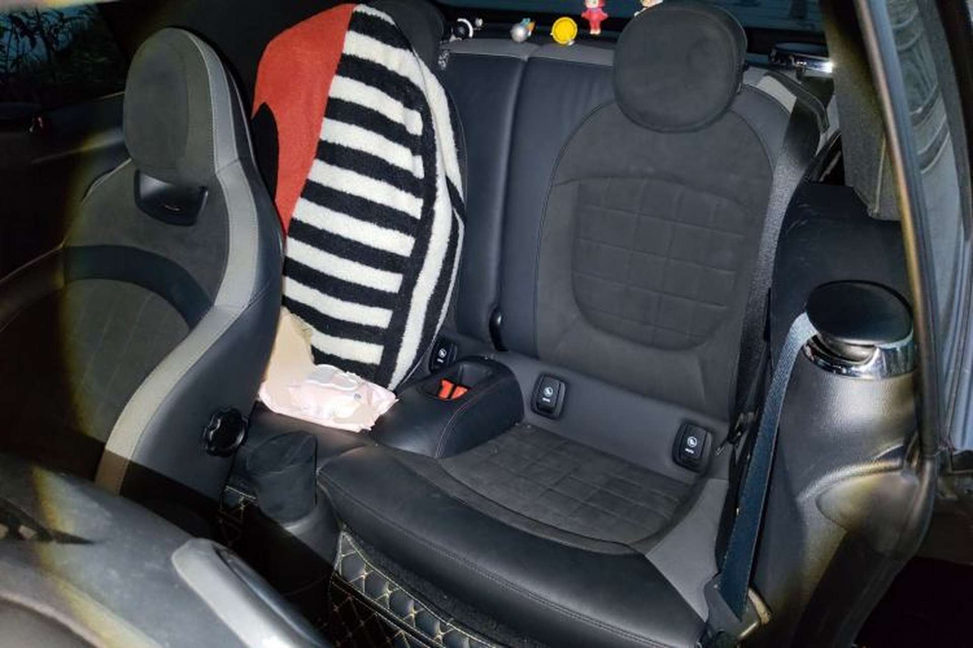 Used MINI 2022 2.0T COOPER S CABRIO Black Badge Special Edition Left Rear Seat