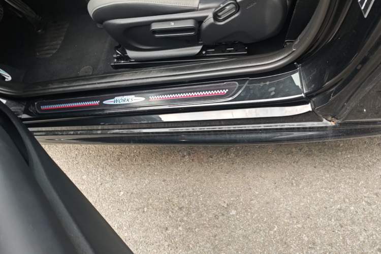 Used MINI 2022 2.0T COOPER S Black Badge Special Edition Left Side Sill