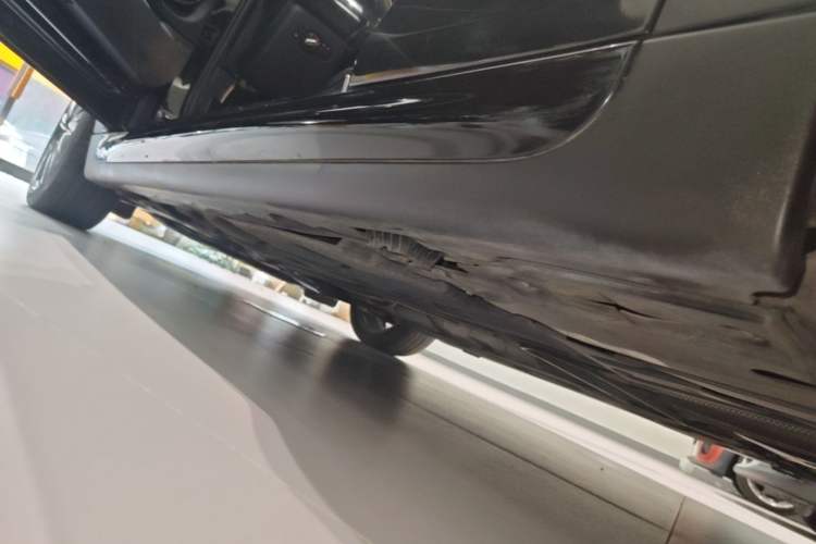 Used MINI 2022 1.5T COOPER Black Badge Special Edition Left Side Sill