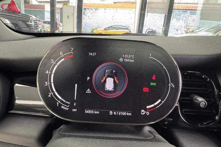 Used MINI 2022 2.0T COOPER S Black Badge Special Edition Odometer Close Up