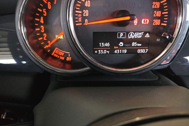 Used MINI 2022 Updated 1.5T ONE Odometer Close Up
