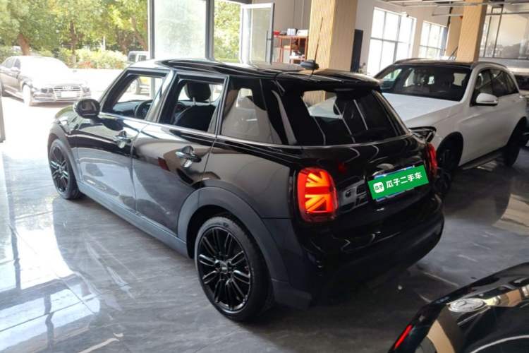 Used MINI 2022 Updated 1.5T COOPER Artist Five-Door Edition Rear Left 45 Deg