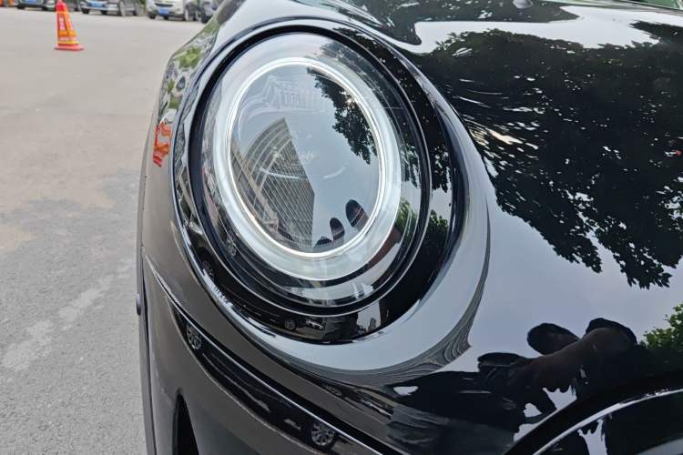Used MINI 2022 Updated 1.5T COOPER Classic Edition Five-Door Version Right Front Headlight