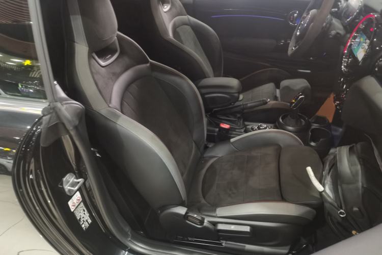 Used MINI 2022 2.0T COOPER S CABRIO Black Badge Special Edition Right Front Seat