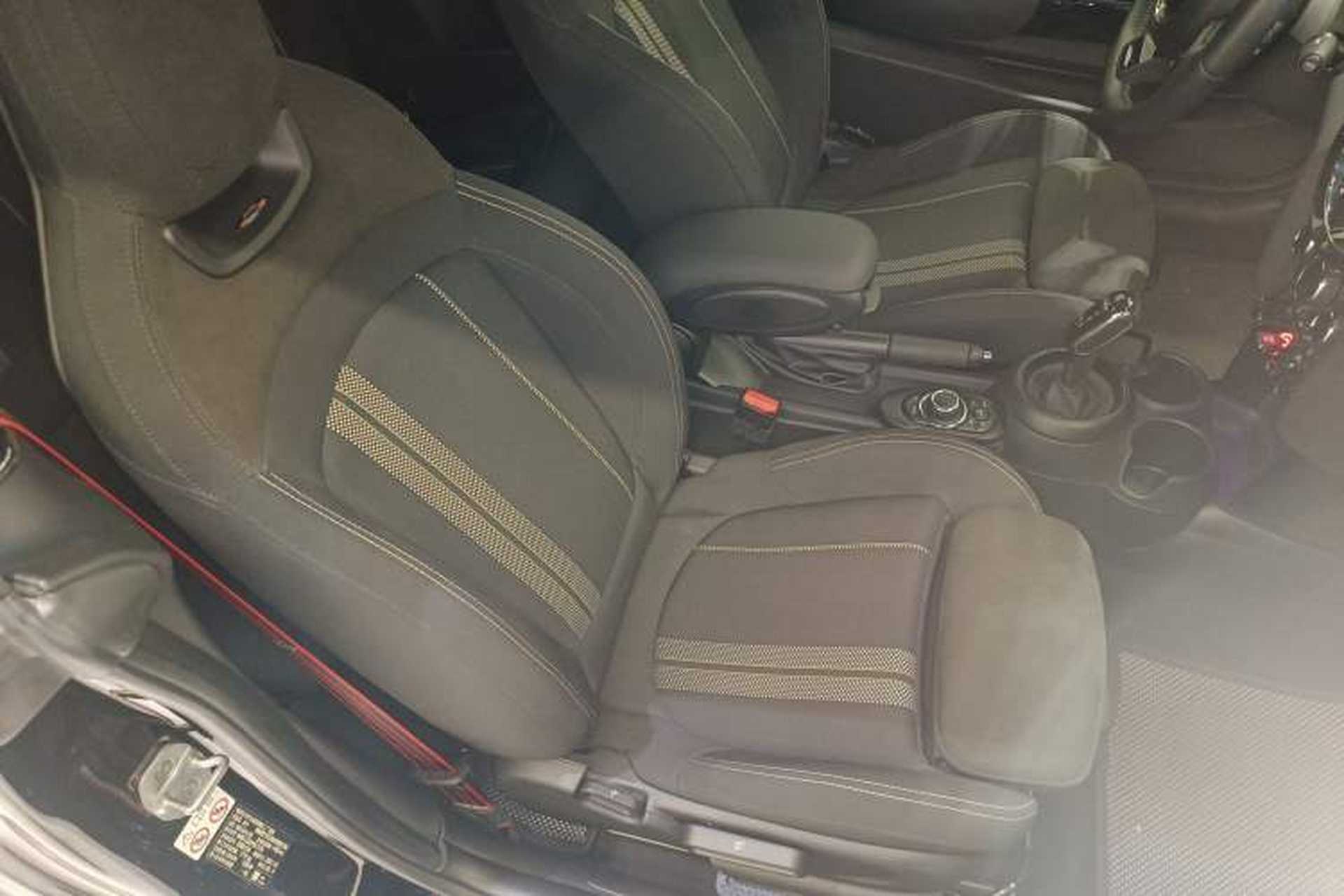 Used MINI 2022 1.5T COOPER CABRIO Black Badge Special Edition Right Front Seat