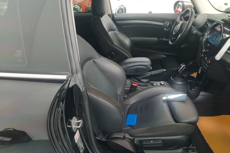 Used MINI 2022 1.5T COOPER Artist Right Front Seat