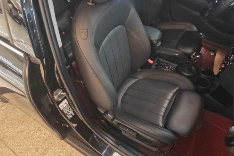 Used MINI 2022 Updated 2.0T COOPER S Classic Edition Five-Door Version Right Front Seat