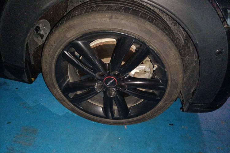 Used MINI 2022 2.0T COOPER S Black Badge Special Edition Right Front Wheel Hub