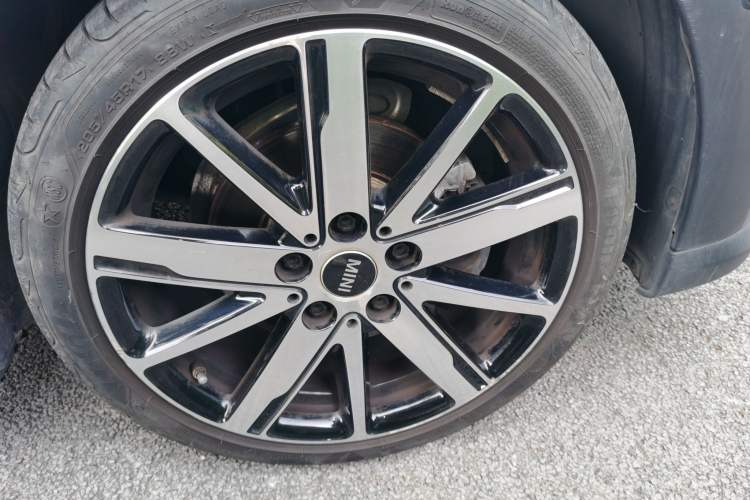 Used MINI 2022 1.5T COOPER Artist Right Front Wheel Hub