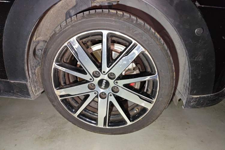 Used MINI 2022 1.5T COOPER Artist Right Front Wheel Hub