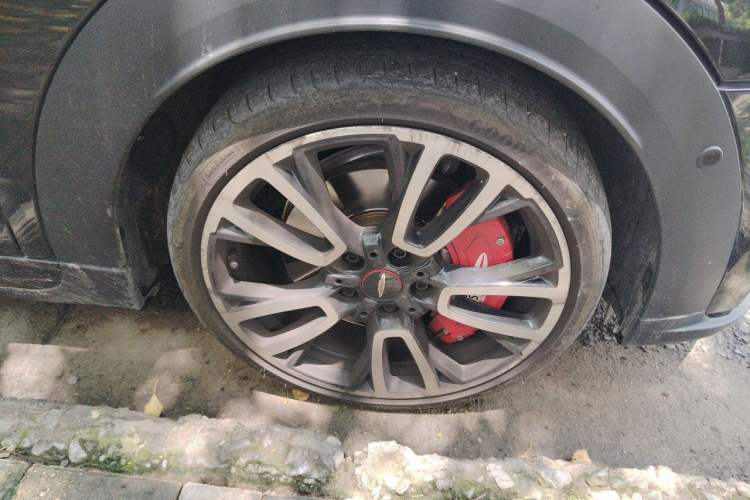 Used MINI 2022 2.0T COOPER S CABRIO Black Badge Special Edition Right Front Wheel Hub