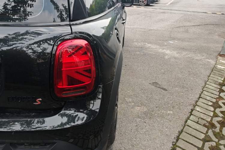 Used MINI 2022 2.0T COOPER S Black Badge Special Edition Right Rear Taillight