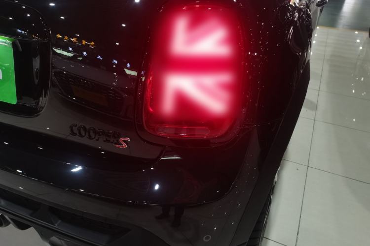 Used MINI 2022 2.0T COOPER S CABRIO Black Badge Special Edition Right Rear Taillight