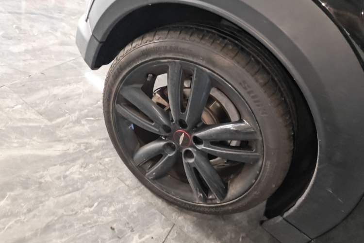 Used MINI 2022 2.0T COOPER S Black Badge Special Edition Right Rear Wheel Hub
