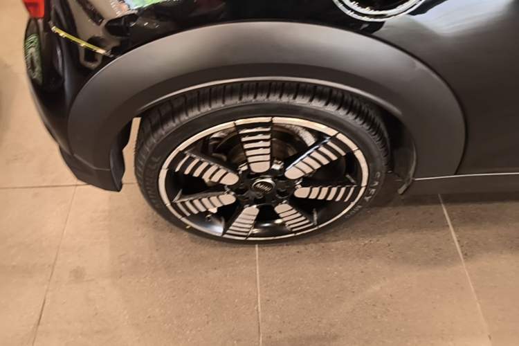 Used MINI 2022 2.0T COOPER S CABRIO Artist Right Rear Wheel Hub