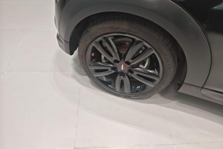 Used MINI 2022 1.5T COOPER Black Badge Special Edition Right Rear Wheel Hub