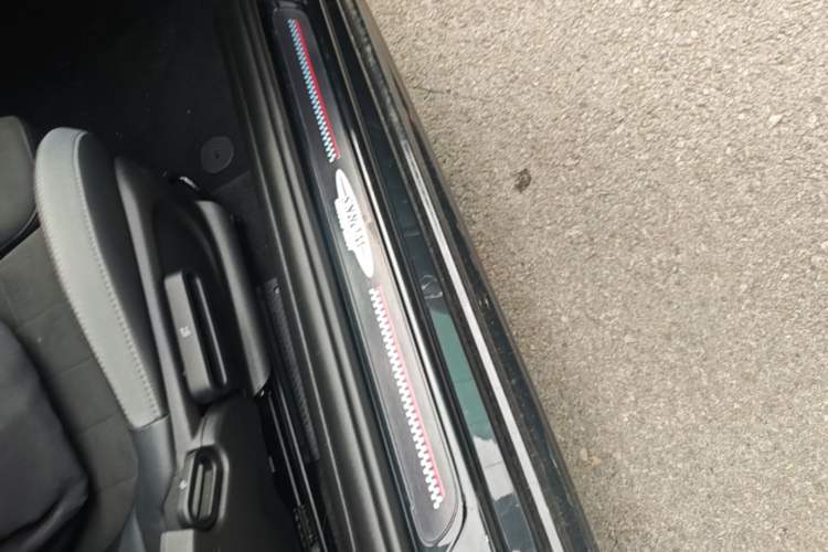 Used MINI 2022 2.0T COOPER S Black Badge Special Edition Right Side Sill
