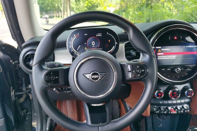 Used MINI 2022 1.5T COOPER Artist Steering Wheel