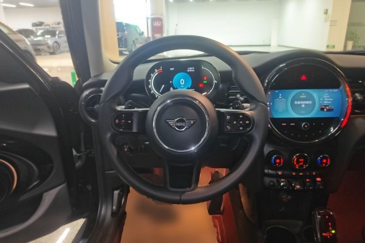 Used MINI 2022 Updated 2.0T COOPER S Classic Edition Five-Door Version Steering Wheel