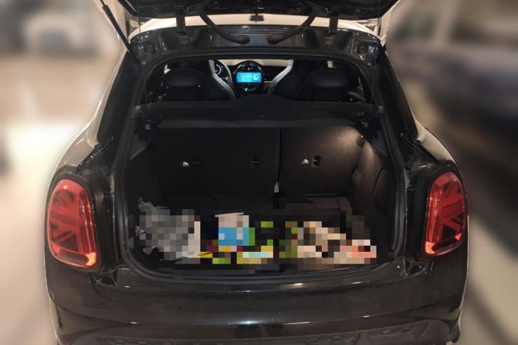 Used MINI 2022 2.0T COOPER S Black Badge Special Edition Five-Door Model Trunk
