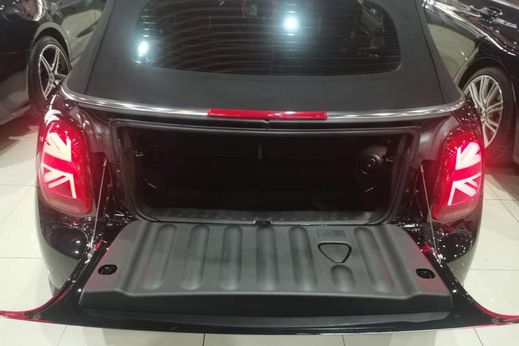 Used MINI 2022 2.0T COOPER S CABRIO Black Badge Special Edition Trunk