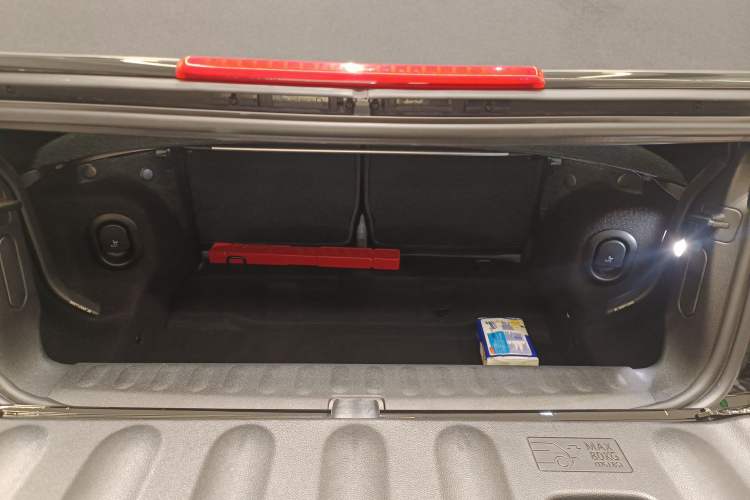 Used MINI 2022 1.5T COOPER CABRIO Black Badge Special Edition Trunk