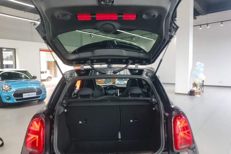 Used MINI 2022 1.5T COOPER Black Badge Special Edition Trunk