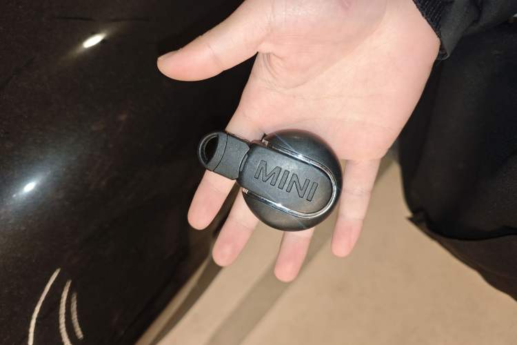 Used MINI 2022 2.0T COOPER S Black Badge Special Edition Five-Door Model Vehicle Key