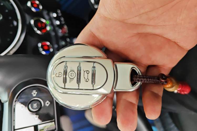 Used MINI 2022 Updated 1.5T COOPER Classic Edition Five-Door Version Vehicle Key