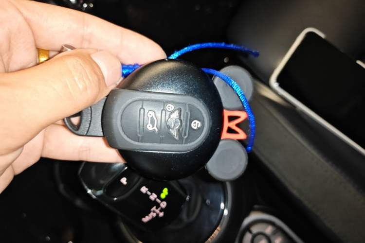 Used MINI 2022 Updated 2.0T COOPER S Artist Vehicle Key
