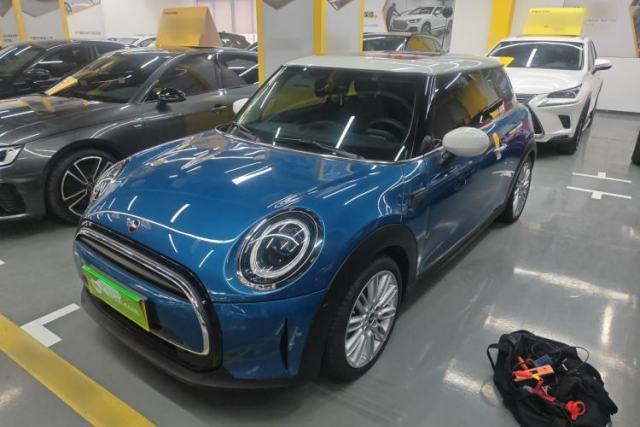 Used MINI 2022 1.5T COOPER Classic Edition