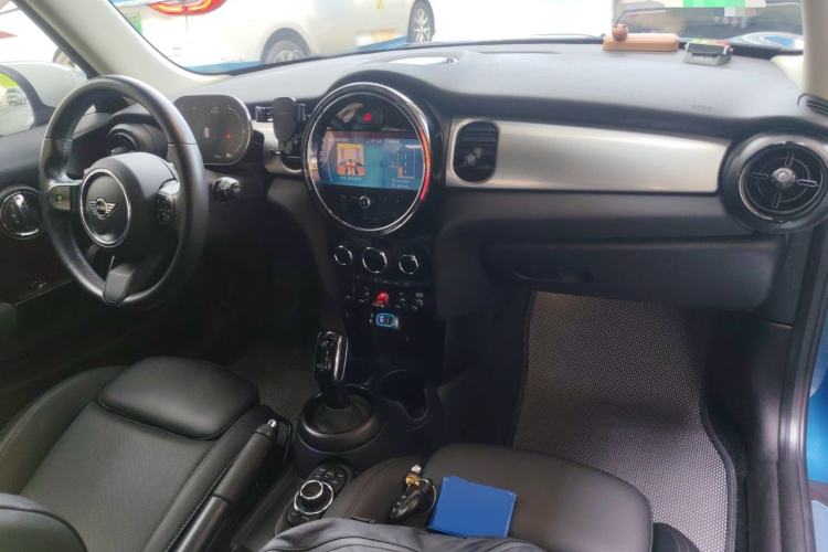 Used MINI 2022 1.5T COOPER Classic Edition Center Console