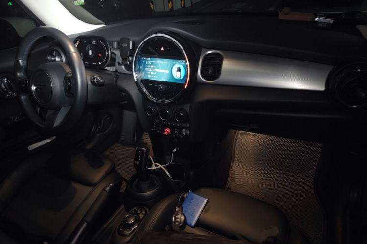 Used MINI 2022 1.5T COOPER Classic Edition Center Console
