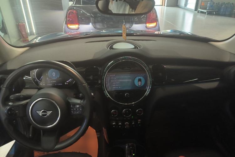 Used MINI 2022 Updated 1.5T COOPER Classic Edition Center Console