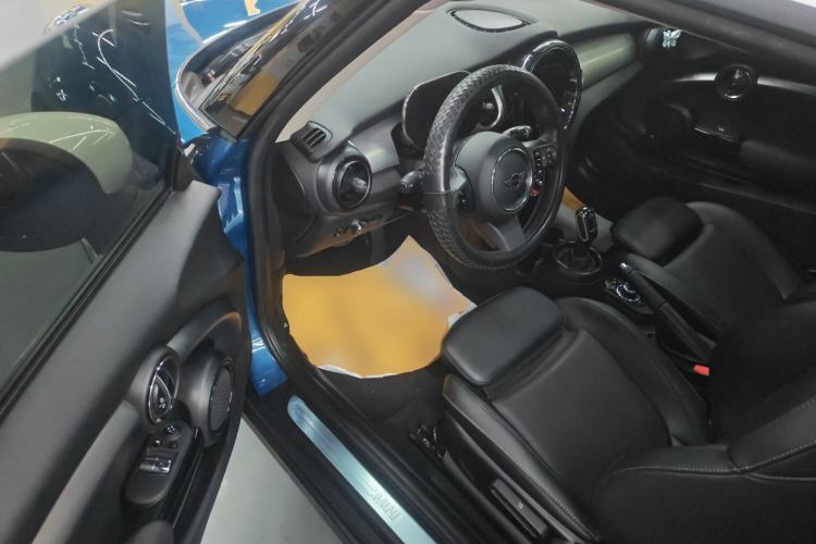 Used MINI 2022 1.5T COOPER Classic Edition Driver Seat