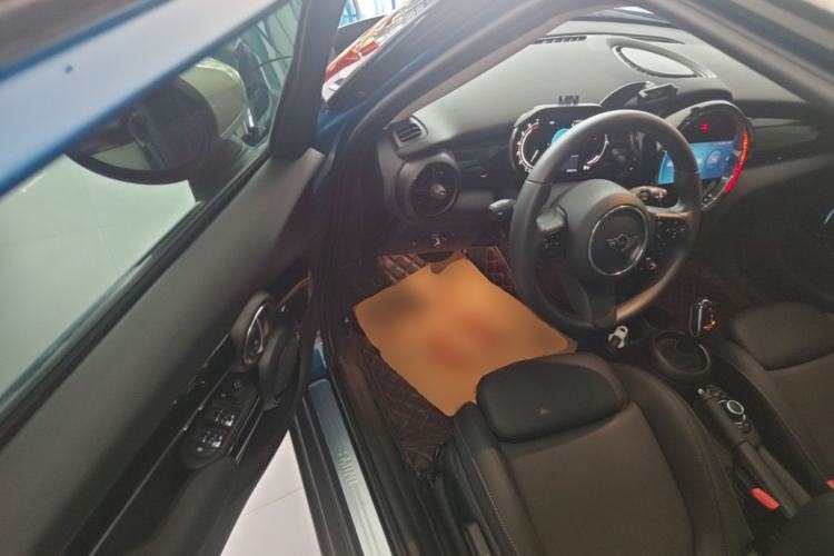 Used MINI 2022 Updated 1.5T COOPER Classic Edition Five-Door Version Driver Seat