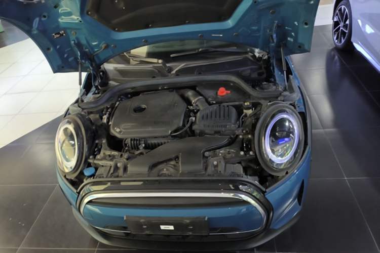 Used MINI 2022 Updated 1.5T COOPER Classic Edition Engine Bay