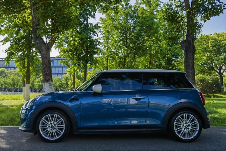 Used MINI 2022 Updated 1.5T COOPER Classic Edition Exterior 3