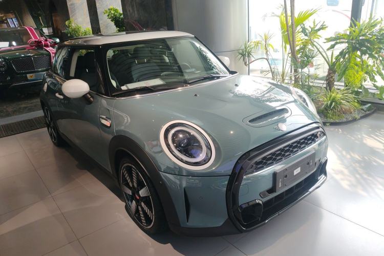 Used MINI 2022 2.0T COOPER S Artist Front Right 45 Deg