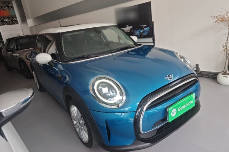 Used MINI 2022 Updated 1.5T COOPER Classic Edition Five-Door Version Front Right 45 Deg