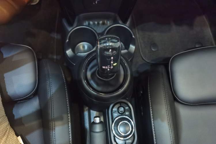 Used MINI 2022 1.5T COOPER CABRIO Classic Edition Gear Lever