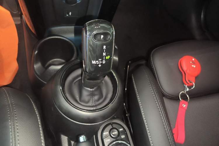 Used MINI 2022 Updated 1.5T COOPER Classic Edition Gear Lever